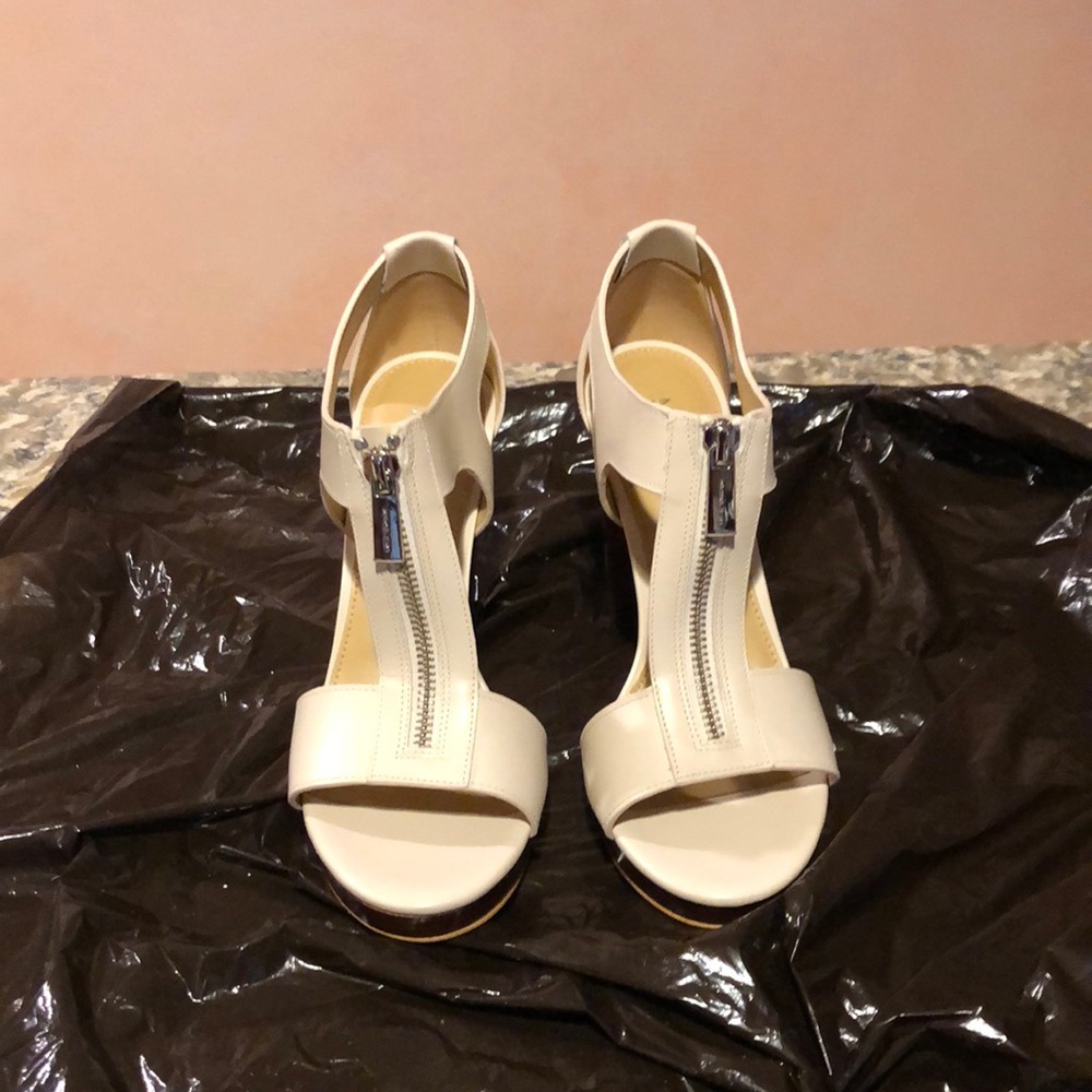 Woman’s Shoes
